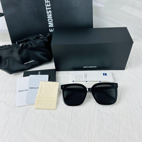 GENTLE MONSTER Accessories - New Gentle Monster Flatba “My Ma” Black Sunglasses
